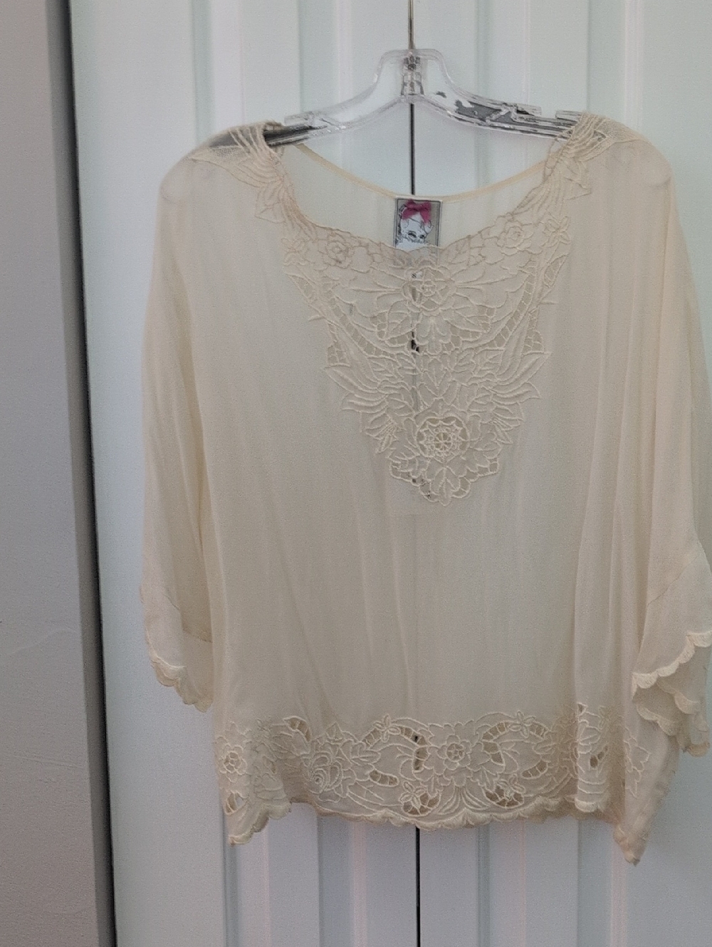 Cream Lace-Trim Women’s Blouse with Scalloped Hem
